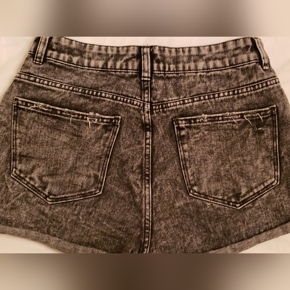 Terranova Blk Denim Shorts - Picture 2 of 3